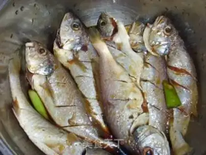 Make Crispy yellow croaker step 1