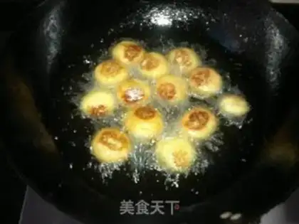 Make milk-flavored potato meatballs step 11