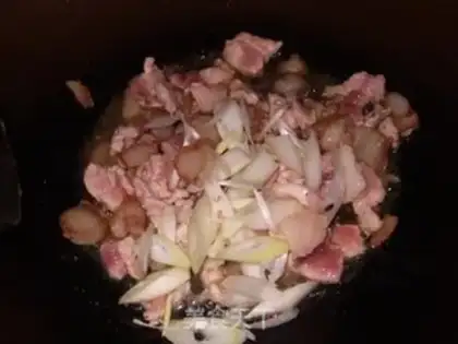 Make Sliced pork slices of mushroom step 3