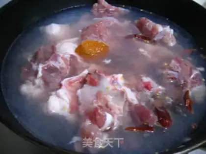 Make Stewed pork bone with beans and potatoes step 1