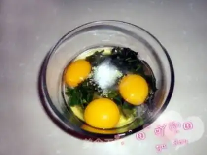 Make Chinese toon egg cake step 1