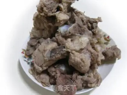 Make Stewed pork bone with beans and potatoes step 2