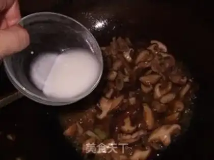 Make Sliced pork slices of mushroom step 5