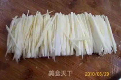 Make Dragon and phoenix are auspicious, silver thread chrysanthemum step 6