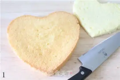 Make strawberry mousse cake step 0