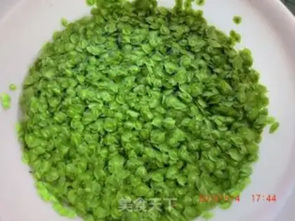 Make Yuqian steamed buns step 1