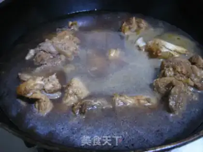 Make Stewed pork bone with beans and potatoes step 8