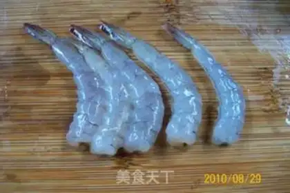 Make Dragon and phoenix are auspicious, silver thread chrysanthemum step 10
