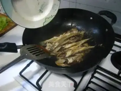 Make Braised small yellow croaker step 7