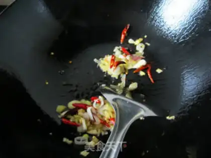 Make Dry stir-fried green beans step 6