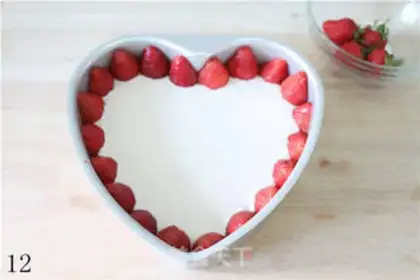 Make strawberry mousse cake step 11