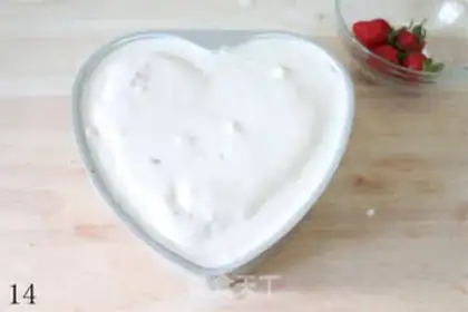Make strawberry mousse cake step 13
