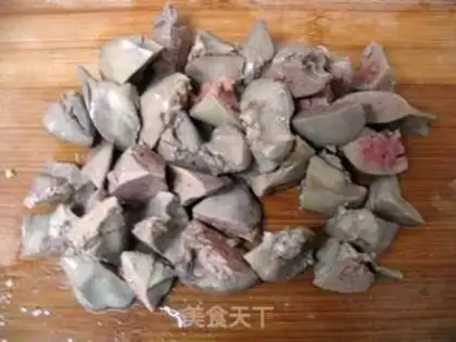 Make stir-fried chicken liver with green pepper step 3
