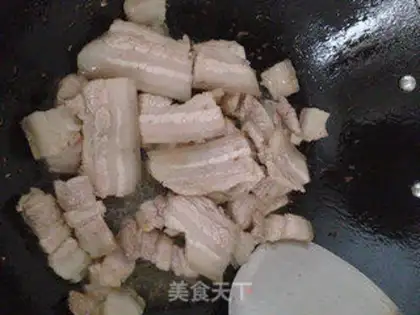 Make Farmhouse stir-fried pork step 2