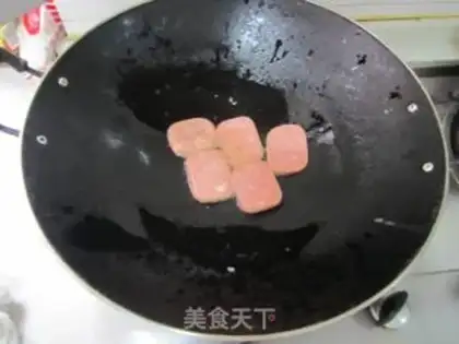 Make Egg and ham sandwich step 2