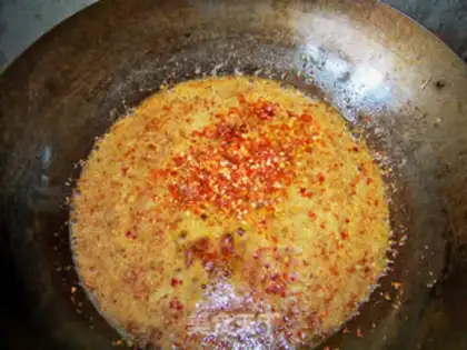 Make chili red oil step 8