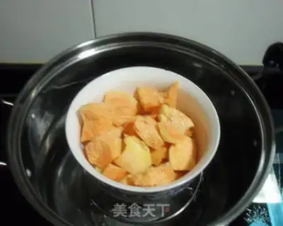 Make Jujube sweet potato batter bread step 1
