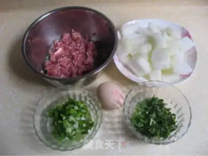 Make Winter melon meatball soup step 0