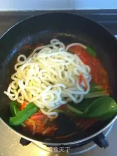 Make Udon noodles in tomato and oyster sauce step 7