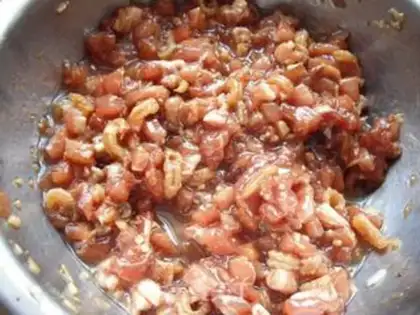 Make Pan-fried pork buns with mountain clover and haw step 4