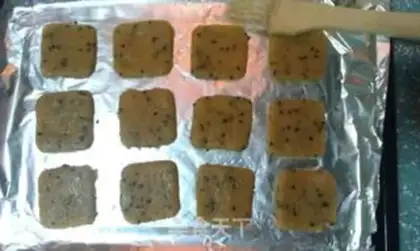 Make Peanut jelly cookies step 7