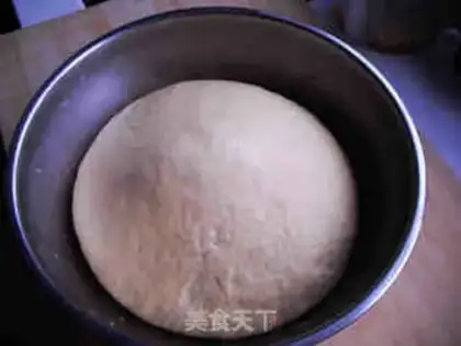 Make Pan-fried pork buns with mountain clover and haw step 7
