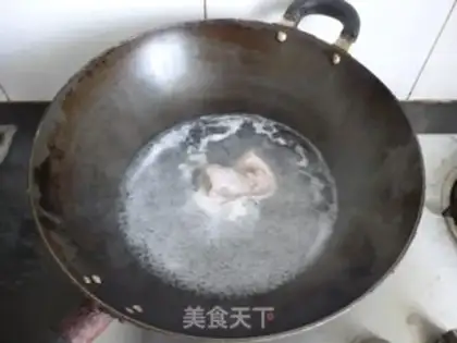 Make stir-fried asparagus with pork belly step 1