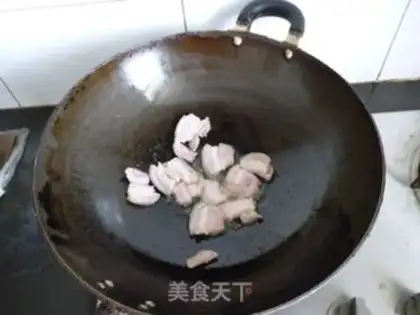 Make stir-fried asparagus with pork belly step 3