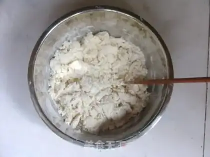 Make milk-flavored brown sugar sesame cake step 1