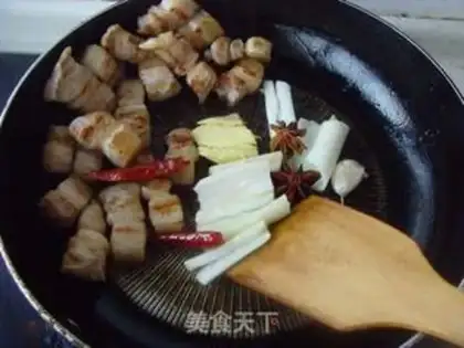 Make Stewed potatoes with pork belly step 4