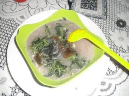 Make Boiled amaranth with preserved egg step 9