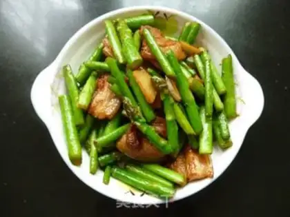 Make stir-fried asparagus with pork belly step 7