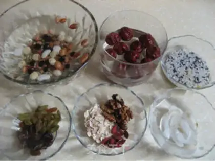 Make eight-treasure porridge step 2