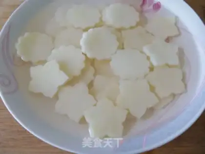 Make Home-cooked potato chips step 2