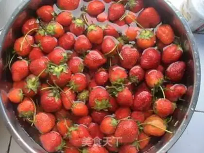 Make large-fruit strawberry jam step 0