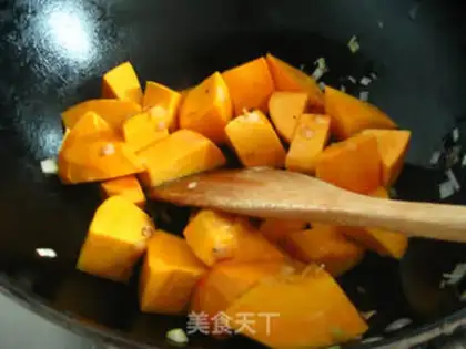 Make Pumpkin thick rice step 2