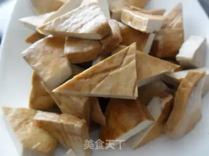 Make Spicy and spiced dried bean curd step 0