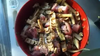 Make Steamed pork ribs with mouldy bamboo shoots step 4