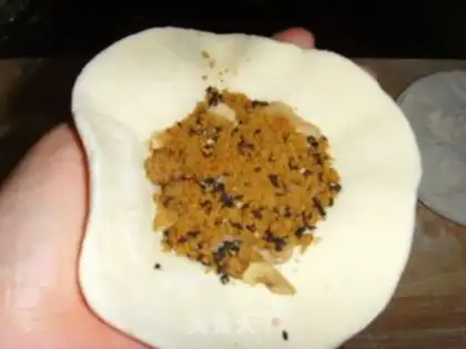 Make Jiannao steamed bun step 3