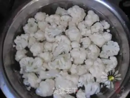 Make Dry stir-fried cauliflower step 0