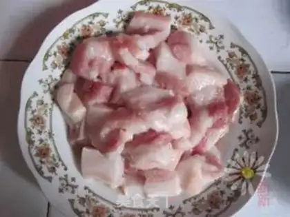 Make Dry stir-fried cauliflower step 1