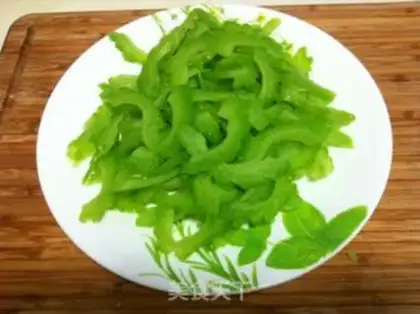 Make Balsam pear slices step 3