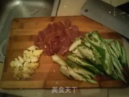 Make stir-fried pork liver with green pepper step 0
