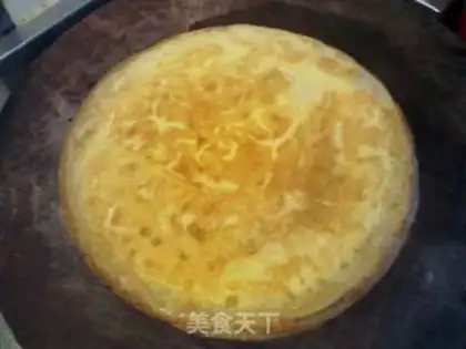 Make Fruit and vegetable salad egg roll step 4