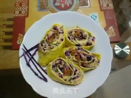 Make Fruit and vegetable salad egg roll step 6