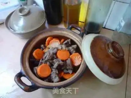 Make Stewed mutton brisket step 1