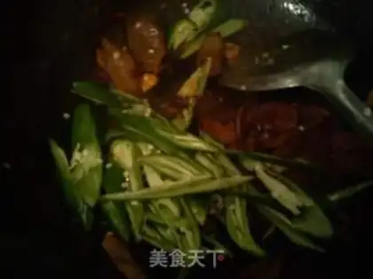 Make stir-fried pork liver with green pepper step 3