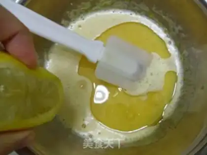 Make Carnation cake roll step 2