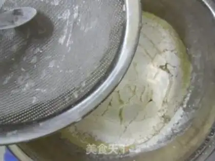 Make Carnation cake roll step 3