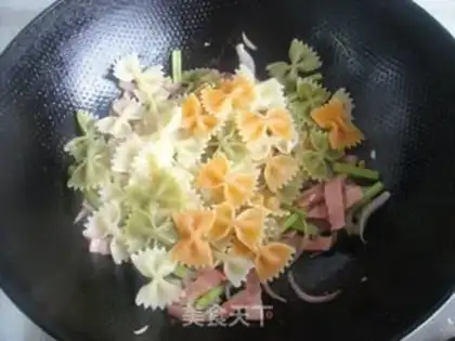 Make Bacon Butterfly Noodles step 10
